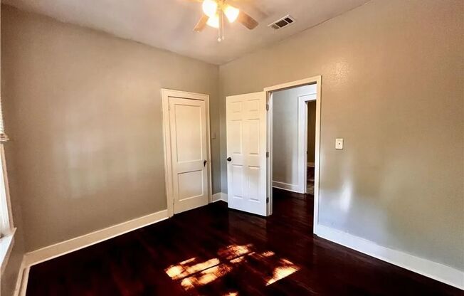 4 beds, 1 bath, $1,300