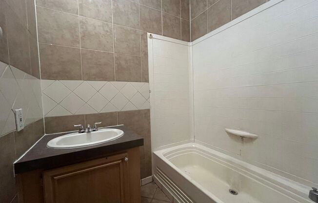 3 beds, 2 baths, $1,700