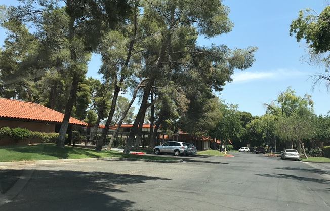 BEAUTIFUL 2 BEDS 1 1/2  BATHROOM APARTMENT PLUS 1 CAR GARAGE MLOVE IN SPECIAL