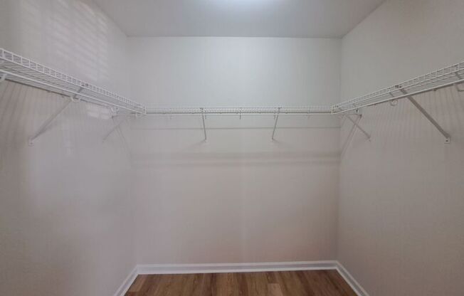 205 SIR WILLIAM LN