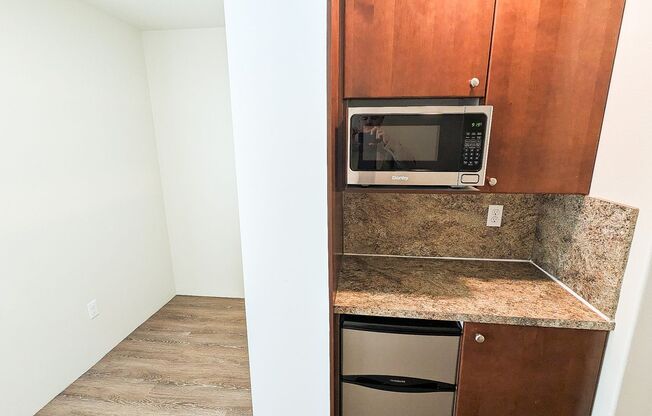 Studio, 1 bath, 160 sqft, $1,145, Unit 259