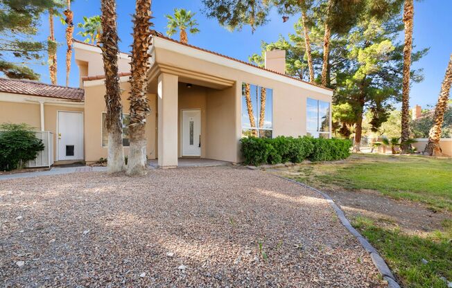 Stunning Corner Lot with 4 Large Bedroom Luxury Home in Guard Gated Painted Desert Golfing Community