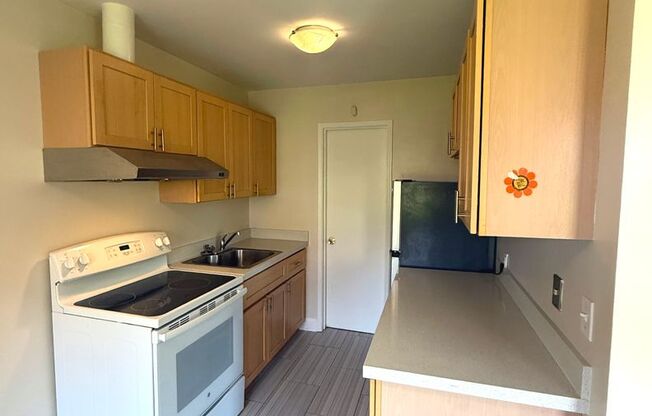 3012 Deakin