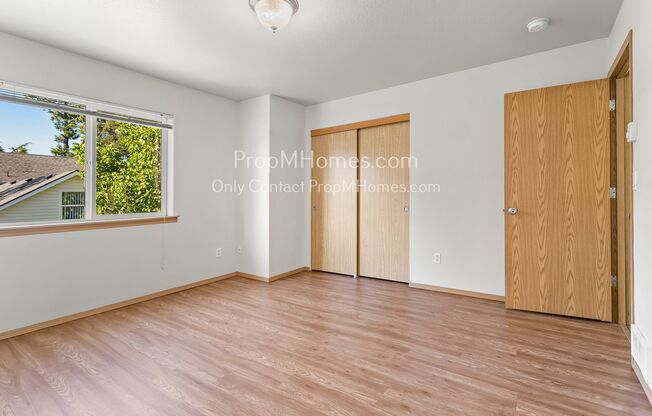 3 beds, 1 bath, $1,799, Unit 2857 SE 125th Avenue