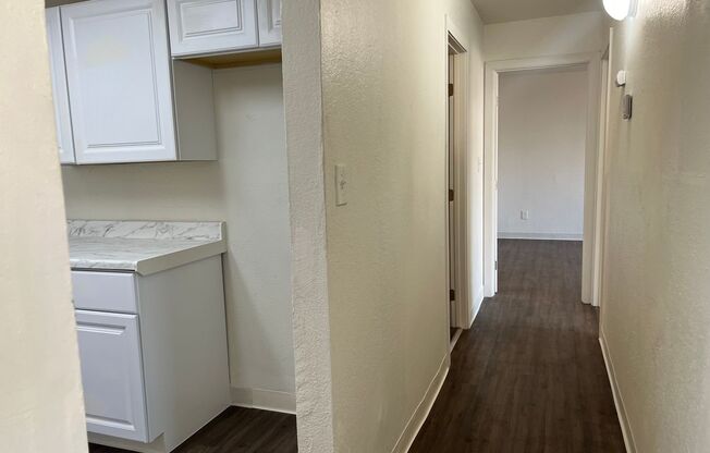 4200 Parkwood Ct