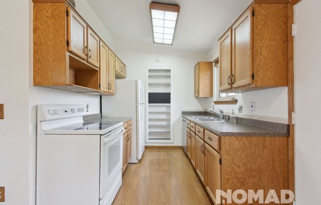Charming 3BR House in Aurora