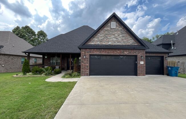 Bentonville Willowbrook Farms 4 Bedroom Home!