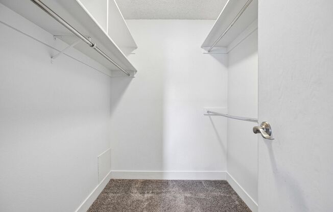 2 beds, 2 baths, 976 sqft, $1,448, Unit 5F