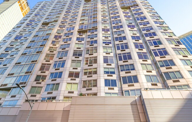 1 bed, 1 bath, $4,695, Unit 22C