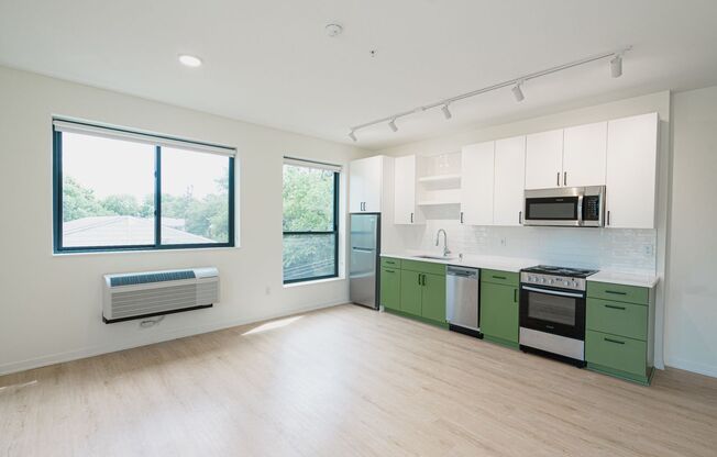 Studio, 1 bath, 411 sqft, $1,279, Unit 309