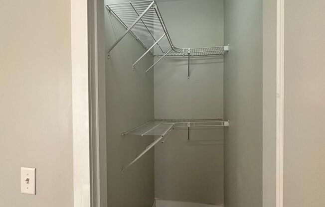 1 bed, 1 bath, 430 sqft, $1,100, Unit 303