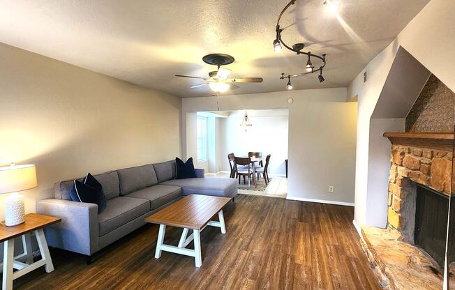 3 beds, 2 baths, $1,800, Unit # 27A