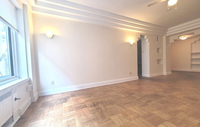 1 bed, 1 bath, $1,075, Unit 307