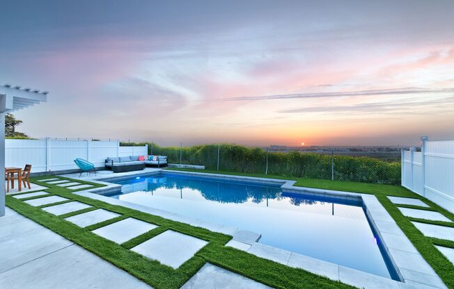 Costa Mesa, Panoramic Views, Pool - Fully Furnished
