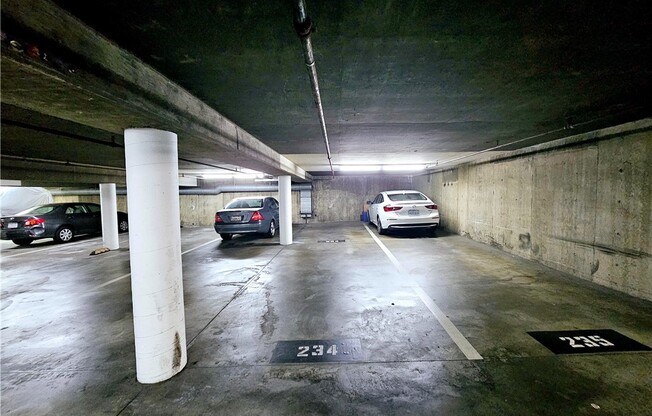 2 beds, 1 bath, 834 sqft, $3,100, Unit 529