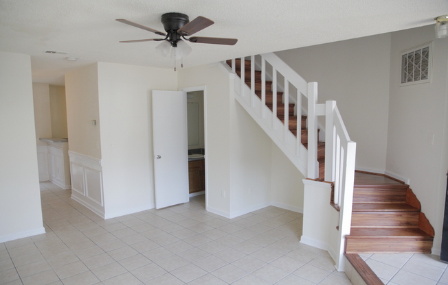 Cozzy townhome ready for you!