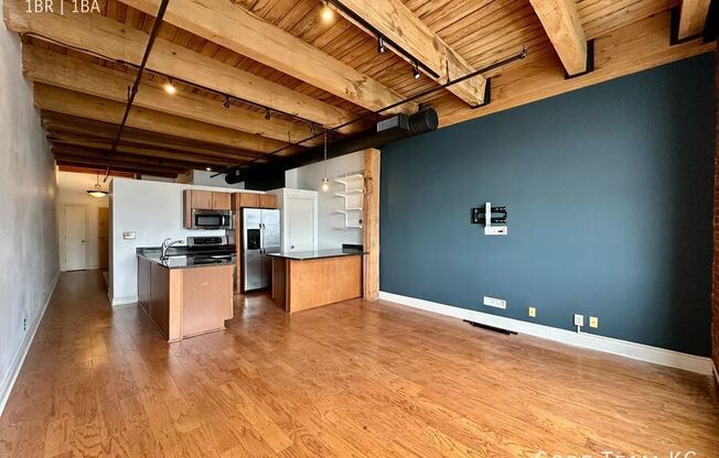 706 BROADWAY BLVD