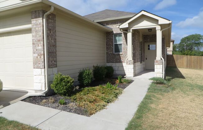 3 bedroom 2 bath in the La Conterra neighborhood