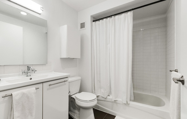 2 beds, 1.5 baths, 1,056 sqft, $4,200, Unit 520