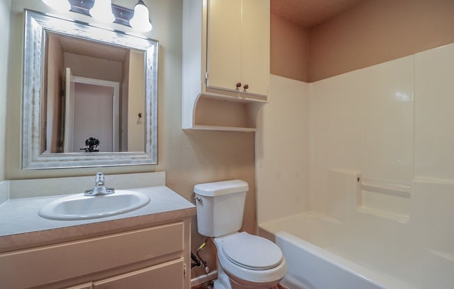 4644 Fordham - 3 bedroom 2 bathroom