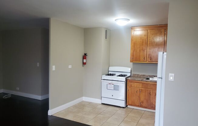 1 bed, 1 bath, 664 sqft, $1,750, Unit 4N