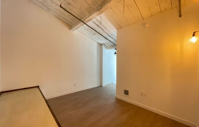1 bed, 1 bath, 700 sqft, $1,595, Unit Unit 322 (Loft)