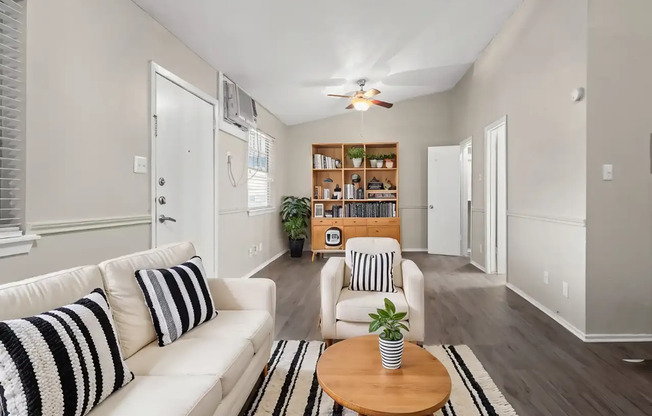 Parker Heights & Flats | Affordable Austin Apartments & Townhomes Near Downtown