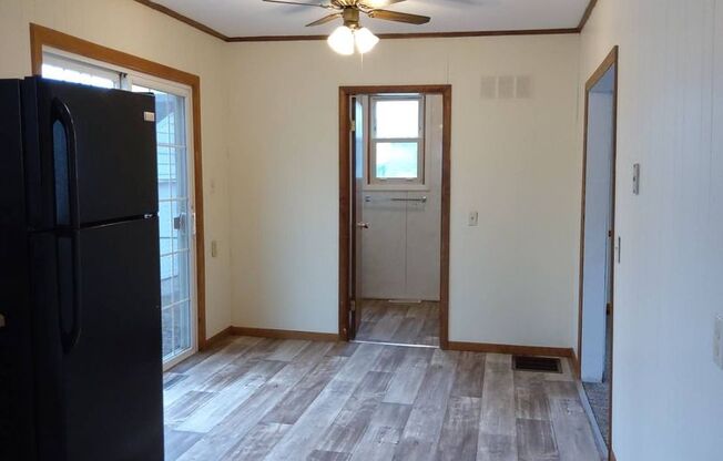 2 beds, 1 bath, $995