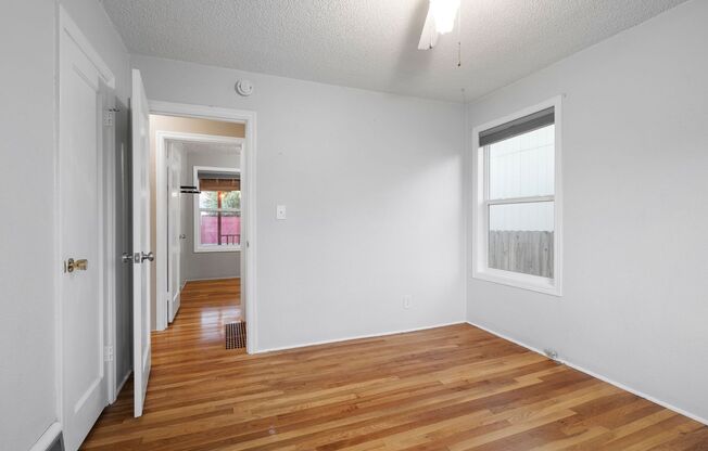 3 beds, 1 bath, $2,200