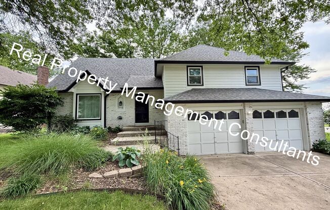 Spacious 4 Bedroom Home in Shawnee Mission!