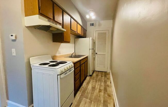 625 W MAPLE AVE