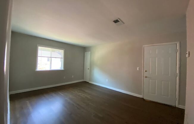 2 beds, 1 bath, 850 sqft, $1,570, Unit 485-C31