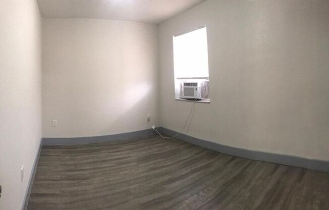 2 beds, 1 bath, $1,950, Unit 1805-202