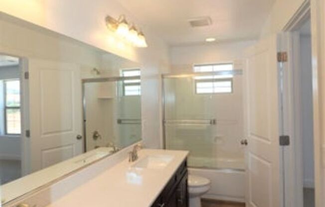 3 beds, 2.5 baths, $1,795, Unit # 45