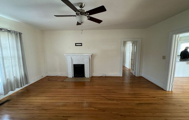 Single Family in Downtown Kings Mountain, NC (Completing Interior Paint and Cleaning)
