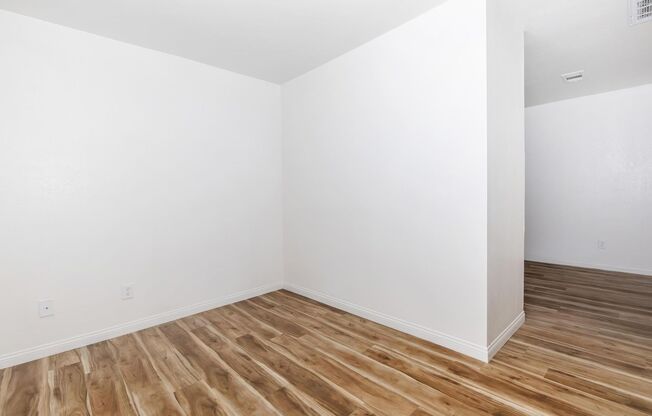 1 bed, 1 bath, 530 sqft, $1,350, Unit F09