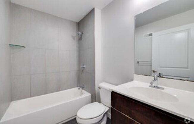 Studio, 1 bath, 410 sqft, $1,700, Unit 203