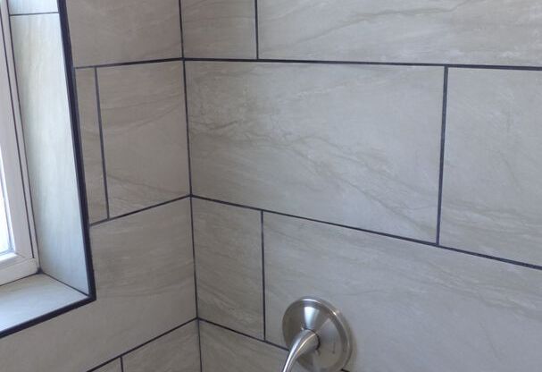 2 beds, 1 bath, $1,595, Unit 2048 Kostner - 3A