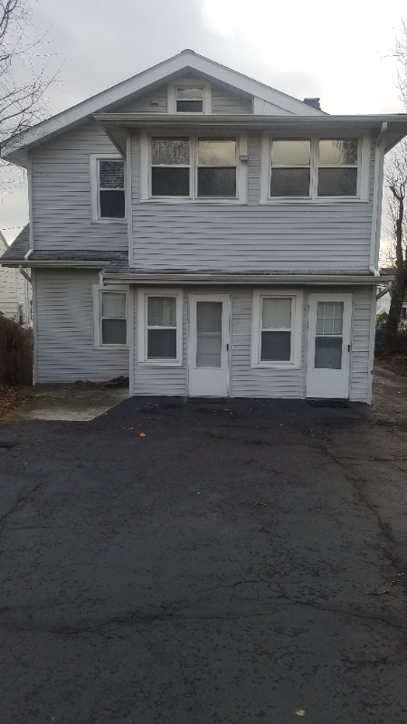 11 OAKWOOD AVE