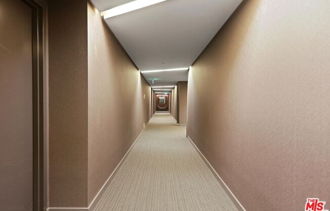 1 bed, 2 baths, 1,270 sqft, $5,700, Unit 5J