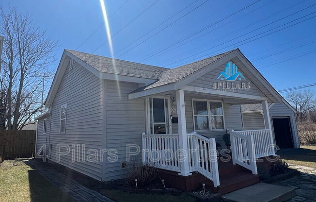 2612 VINE PL