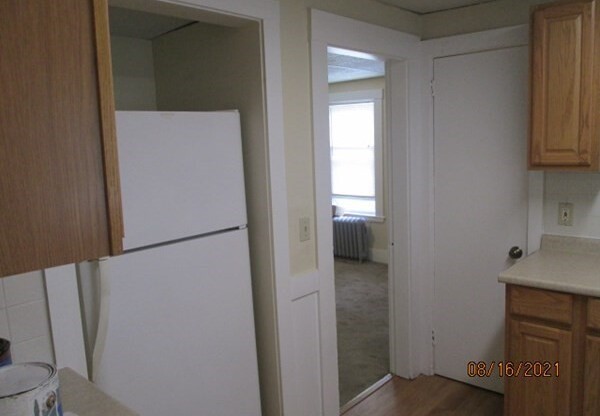 2 beds, 1 bath, 1,050 sqft, $2,100, Unit 2