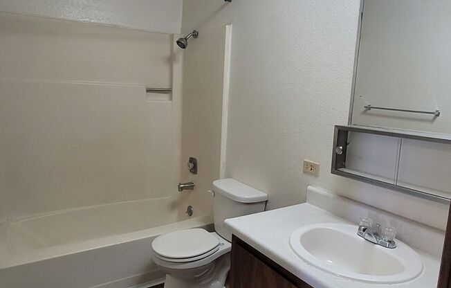 1 bed, 1 bath, 550 sqft, $895, Unit 523#28