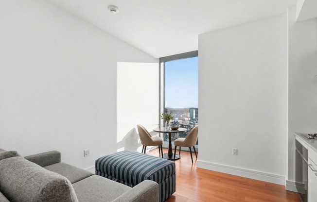 Studio, 1 bath, 385 sqft, $5,000, Unit 2412
