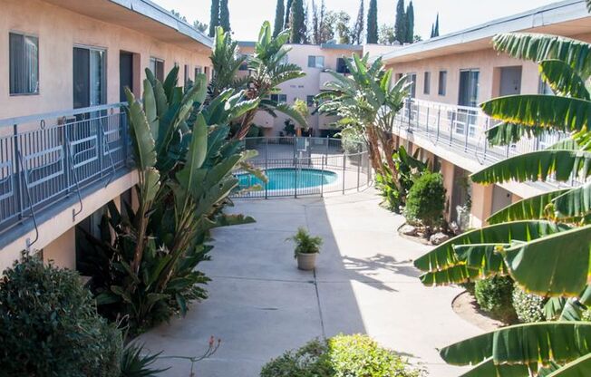 RO1 - Roscoe Terrace