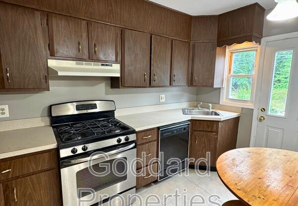 1357 E NORTHERN PKWY
