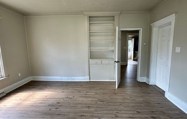 2 beds, 1 bath, 740 sqft, $950