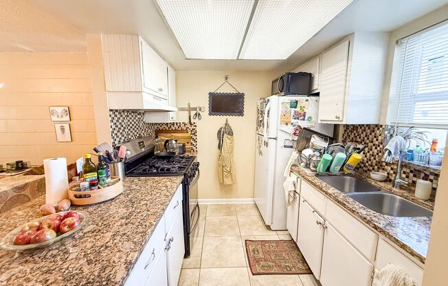 422 SE 8th Street Unit D - Pet Friendly