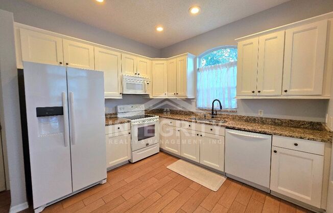 3 Bed/2.5 Bath, 1,336 Sqft - 10107 Farmingdale Pl Tampa, FL 33624