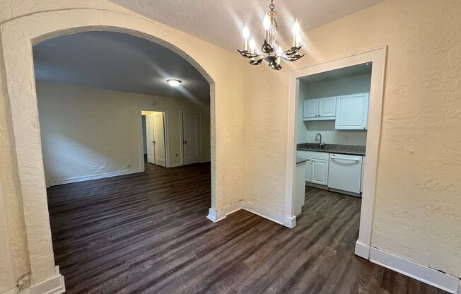 1 bed, 1 bath, 708 sqft, $1,330, Unit King Edward Annex 18